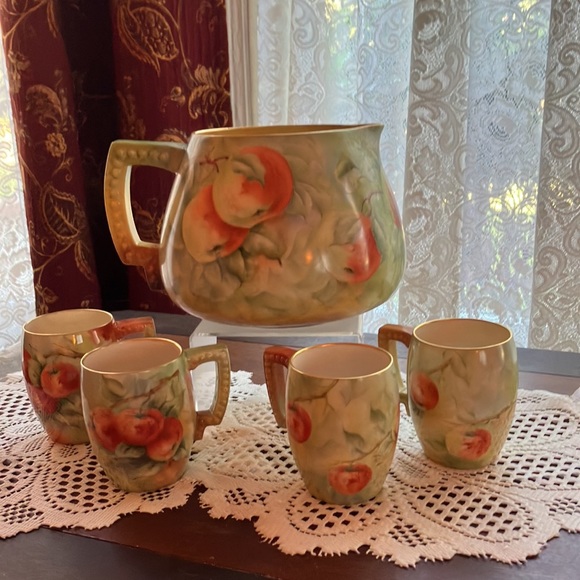 American Belleek Lemonade Beverage LG Pitcher & 4 Matched Mugs Apples Pattern - Picture 2 of 12